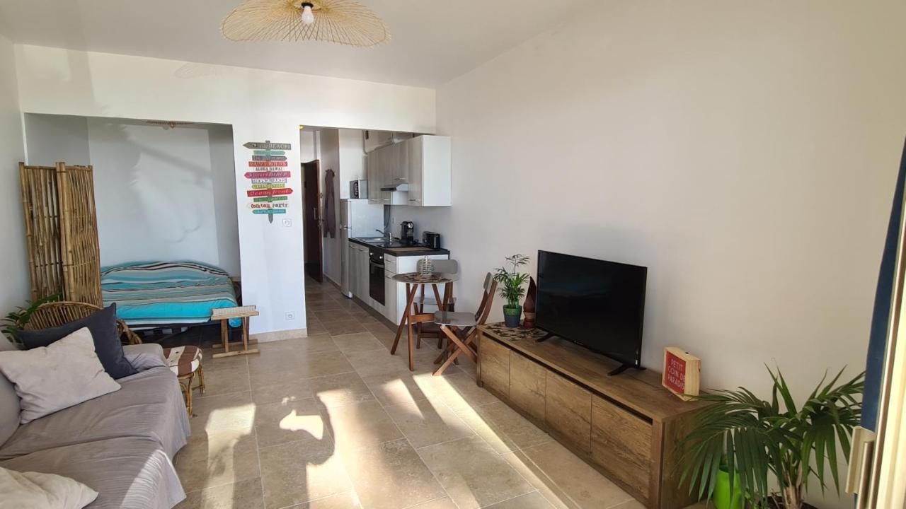 Ti Caz Kreol - Juan Plages Les Pieds Dans L'Eauアパートメント エクステリア 写真