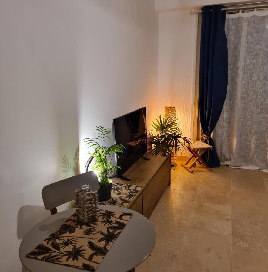 Ti Caz Kreol - Juan Plages Les Pieds Dans L'Eauアパートメント エクステリア 写真